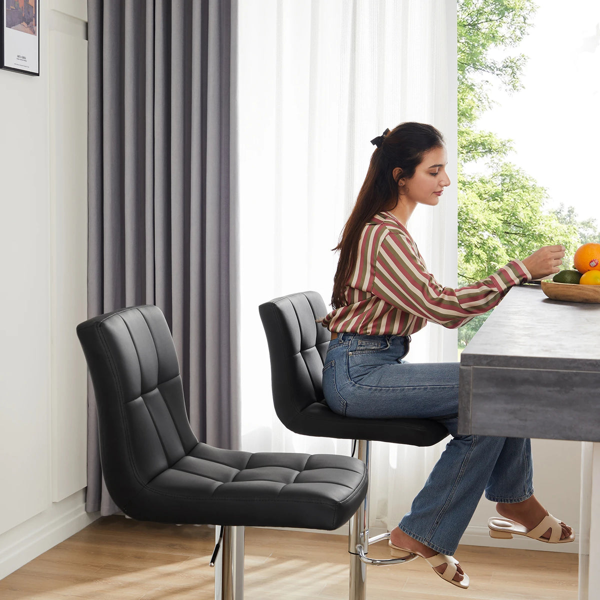 2 PU Leather Swivel Bar Stools with Adjustable Height